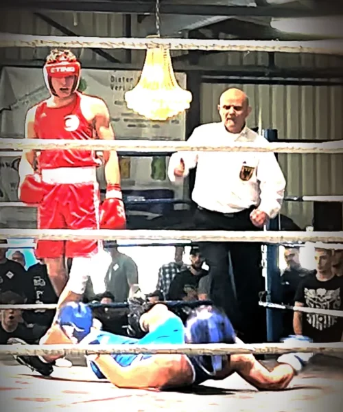 Ein Knockout Sieg im Amateurboxen vom Combat Club Cologne Boxer