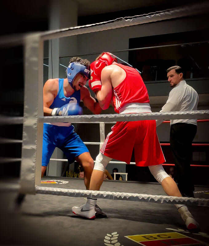 Boxen Köln: Boxkampf zwischen zwei Amateur Boxern